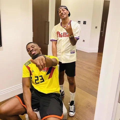 أورييه يتجاوز القواعد ويقص شعره