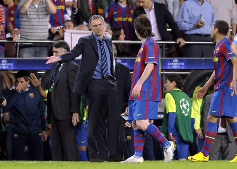 ميسي ضد مورينيو