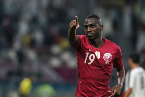 المعز علي لاعب منتخب قطر ون ون winwin