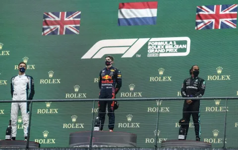 الهولندي ماكس فيرستابين على منصة التتويج