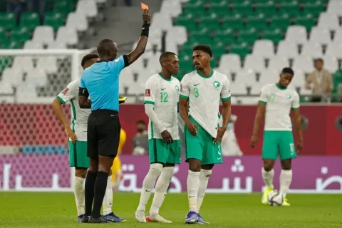 خليفة الدوسري لاعب منتخب السعودية