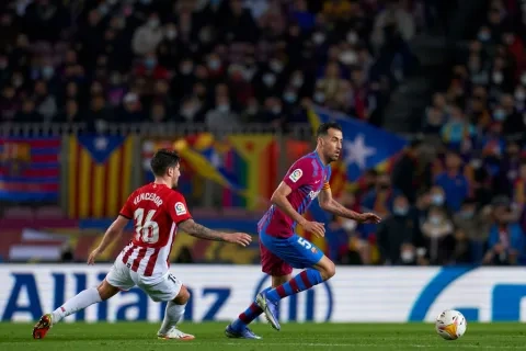 سيرخيو بوسكيتس لاعب برشلونة الإسباني winwin ون ون