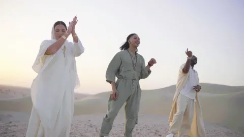 الفنانة القطرية عائشة