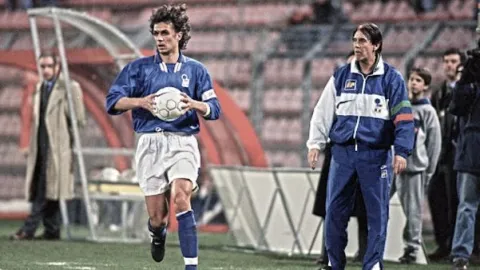 المدرب تشيزاري مالديني وابنه اللاعب باولو 