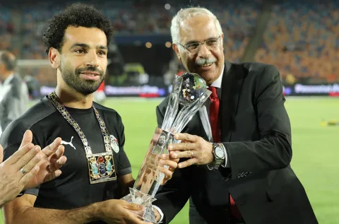 تكريم محمد صلاح من الاتحاد المصري