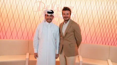 أعضاء شبكة قطر لقادة المشجعين وين وين winwin