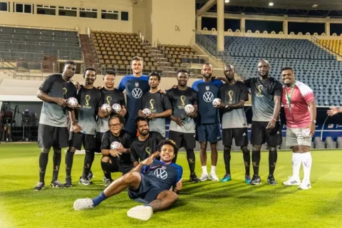 عمال كأس العالم في زيارة تدريبات منتخب أمريكا وين وين winwin