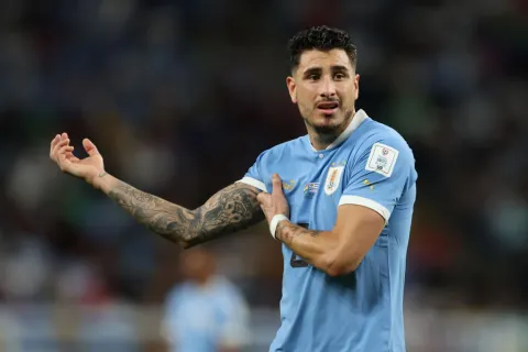 قلب دفاع منتخب الأوروغواي خوسي ماريا خيمينيز(Getty)