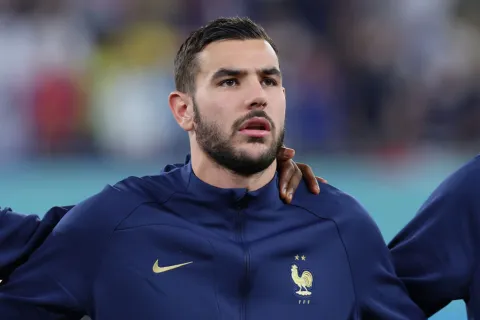 ثيو هيرنانديز مدافع المنتخب الفرنسي (Getty) ون ون winwin