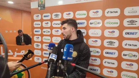 أيمن محيوص نجم منتخب الجزائر المحلي