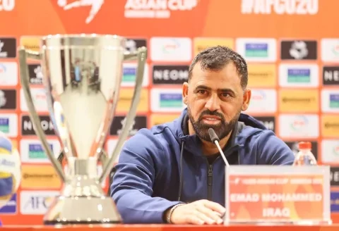 عماد محمد مدرب المنتخب العراقي للشباب (FACEBOOK / IFA) ون ون winwin