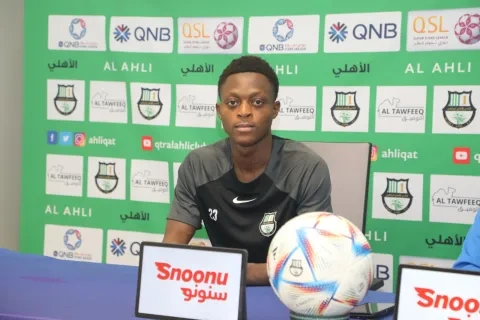 عبد الرشيد إبراهيم لاعب فريق النادي الأهلي القطري ون ون winwin