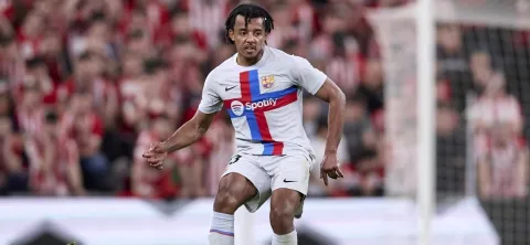 الدولي الفرنسي جوليس كوندي مدافع نادي برشلونة يتلقى عرضًا من ليفربول الإنجليزي ون ون winwin غيتي Getty - Liverpool 'have made an offer for Jules Kounde but Barcelona are demanding £52m for the France defender'... who stunned Nou Camp bosses by telling them he wants to leave just one year after joining for £46m