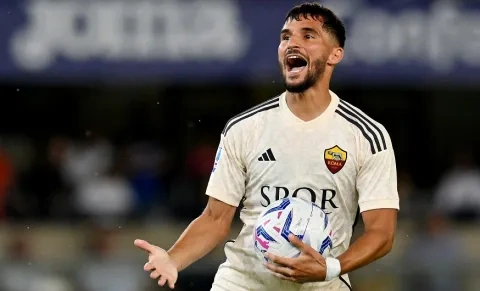 حسام عوار يسجل أول أهدافه مع روما في شباك هيلاس فيرونا لموسم 2023/2024 بمسابقة الدوري الإيطالي ون ون winwin غيتي Getty