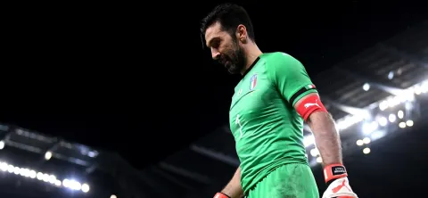 الإيطالي جانلويجي بوفون يقرر اعتزال كرة القدم نهائيًا بعد مسيرة مُبهرة ون ون winwin غيتي Getty