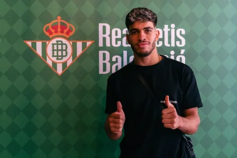 المغربي عبد الصمد الزلزولي (X/RealBetis)