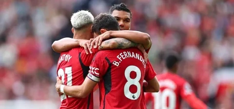 مانشستر يونايتد يأمل استعادة توازنه في الدوري الإنجليزي بعد تخطي عقبة ليفربول في الكأس (Getty) ون ون winwin