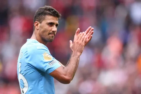 الإسباني رودري نجم خط وسط مانشستر سيتي الإنجليزي (Getty) وين وين winwin