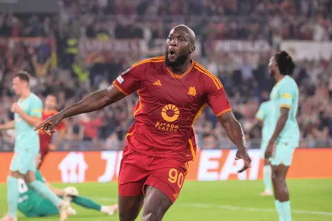 الدولي البلجيكي روميلو لوكاكو مهاجم فريق روما الإيطالي (twitter/ASRomaArabic)