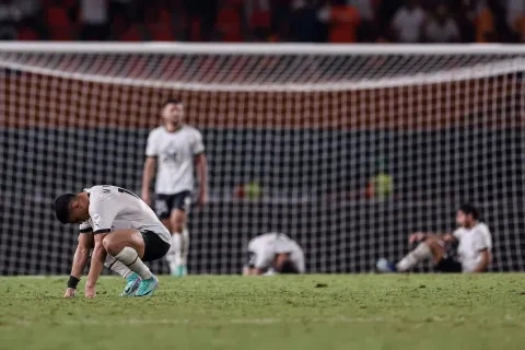 غياب التركيز عن لاعبي منتخب مصر كلف الفراعنة الكثير في كأس أمم أفريقيا 2024 (AFP)