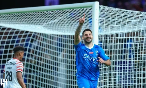 الصربي ألكسندر ميتروفيتش مهاجم الهلال السعودي (X/ Al Hilal) ون ون winwin