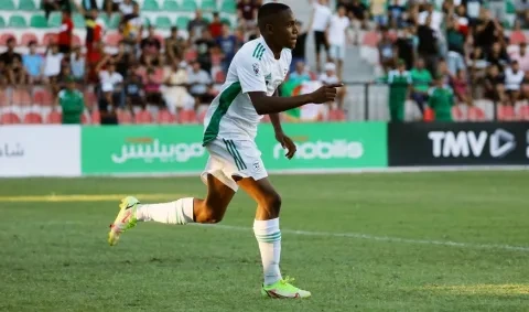 مسلم أناتوف مهاجم منتحب الجزائر (X:DZfoot)