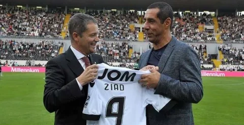 زياد التلمساني لحظة تكريمه من قبل فريقه السابق فيتوريا غيمارايش البرتغالي