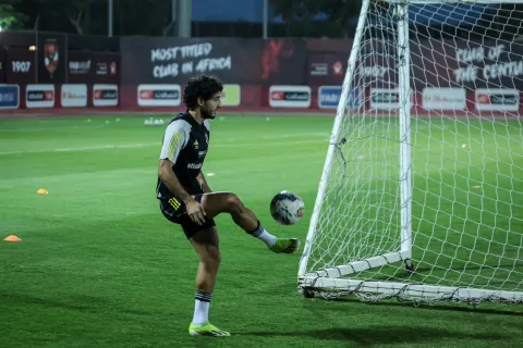 محمد هاني يتعرض لإصابة في مران النادي الأهلي قبل نهائي دوري أبطال أفريقيا facebook/alahly