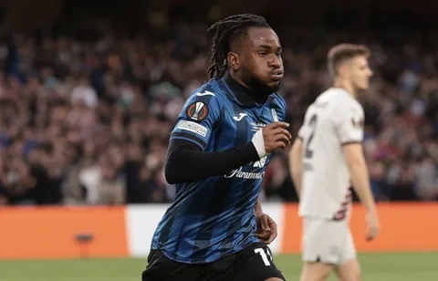 النيجيري أديمولا لوكمان لاعب أتالانتا الإيطالي (Getty)