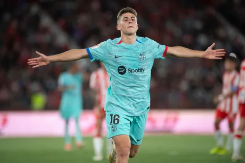 فيرمين لوبيز محتفلًا بثنائية برشلونة في مرمى ألميريا (Getty) ون ون winwin