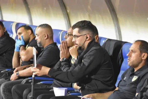 الطاقم الفني لنادي الحسين إربد (winwin)