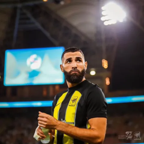 الفرنسي كريم بنزيما تألق خلال مباراة نادي الاتحاد ضد لقادسية في نهائي كأس الملك السعودي