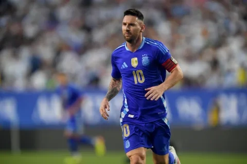 ليونيل ميسي نجم المنتخب الأرجنتيني