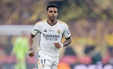 أندية أوروبية عملاقة تلاحق رودريغو غوس في الوقت الراهن