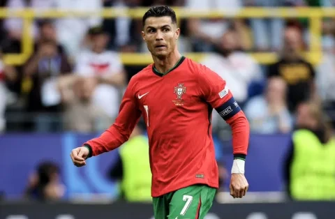 رونالدو يقاوم تقدمه في السن بعدة أساليب 