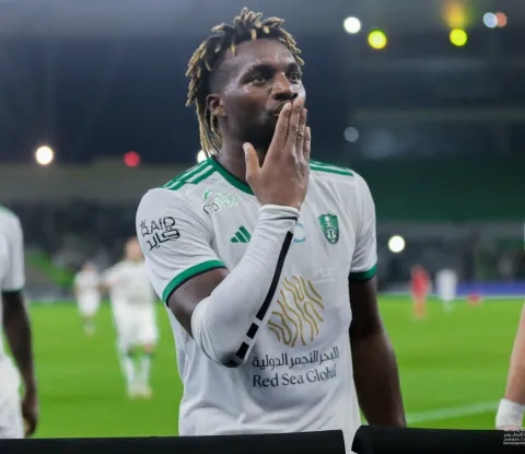 الفرنسي آلان سان ماكسيمين لاعب الأهلي السعودي