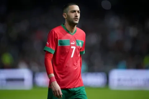 حكيم زياش يثير الغموض