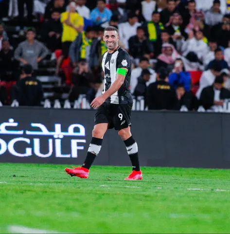 المغربي عبد الرزاق حمد الله مهاجم نادي الشباب تنتظره مواجهة قوية أمام الأهلي السعودي