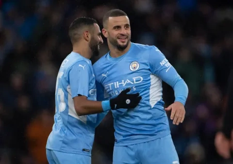 محرز مع ووكر