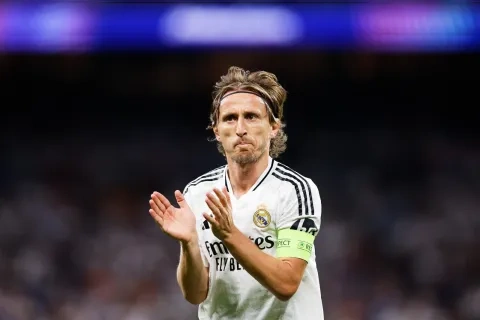 لوكا مودريتش يستعد للانتقال إلى فريق جديد بعد الرحيل عن ريال مدريد
