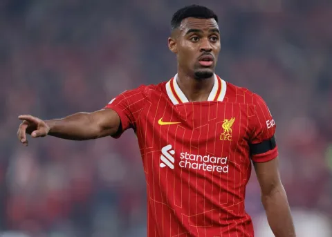 ريان غرافنبرش لاعب ليفربول