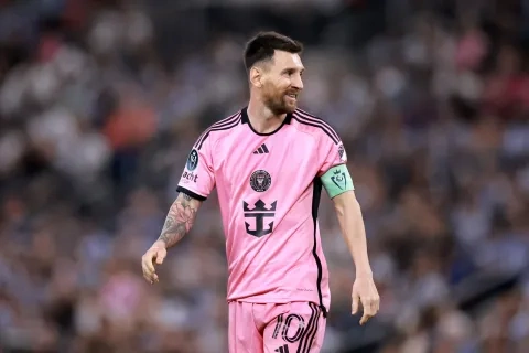 ليونيل ميسي يواجه الأهلي المصري في افتتاح كأس العالم للأندية