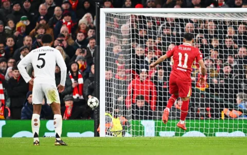 محمد صلاح يضيع ركلة جزاء ضد ريال مدريد