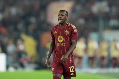 الظهير الأيمن السعودي سعود عبد الحميد لاعب الهلال السابق وروما الحالي