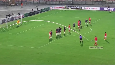 هدف وسام أبو علي من ركلة حرة