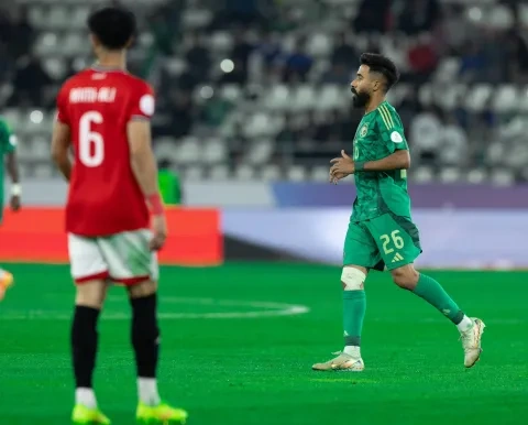 لاعب اليمن يتهم الحكم بمحاباة المنتخب السعودي