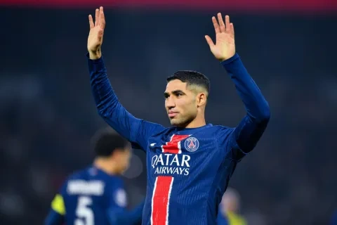 أشرف حكيمي لاعب باريس سان جيرمان