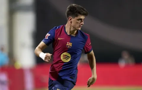 لاعب برشلونة باو فيكتور