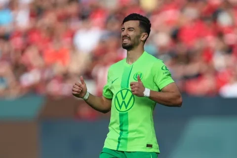 محمد عمورة مهاجم فولفسبورغ