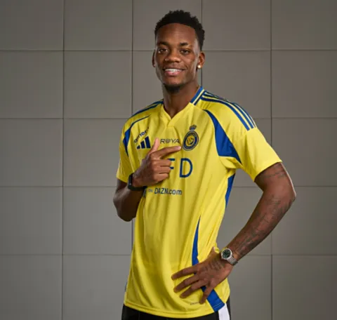 الكولومبي جون دوران لاعب أستون فيلا ينتقل إلى نادي النصر السعودي